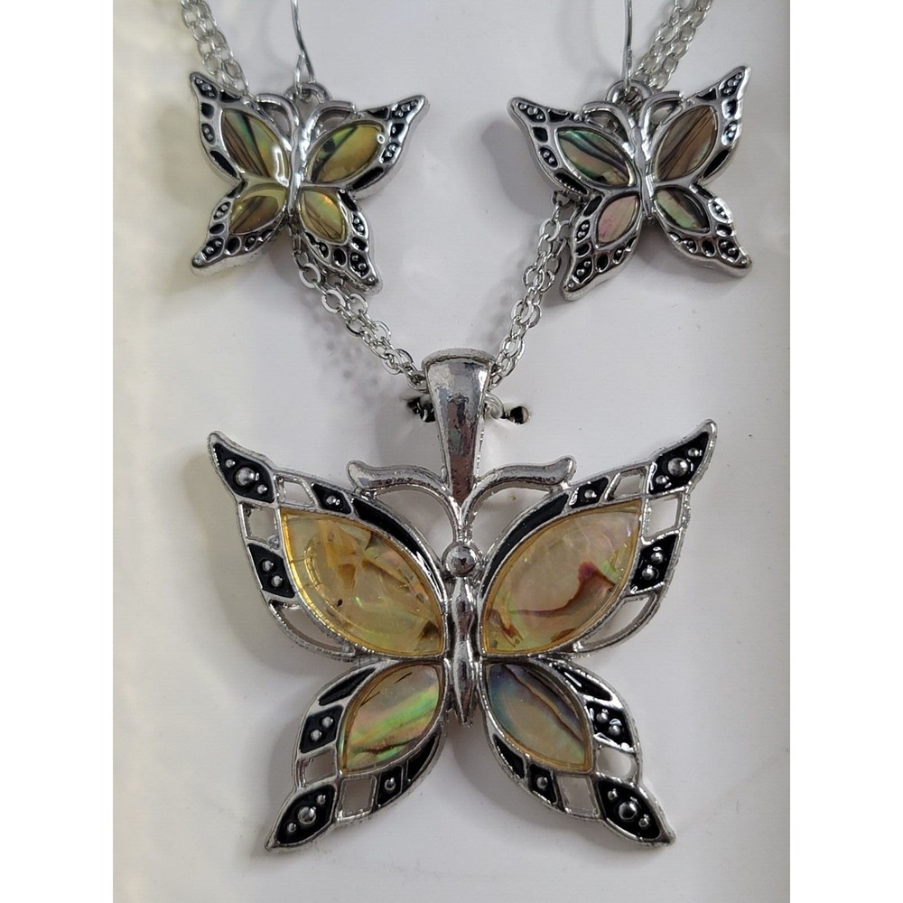 Gorgeous Large Butterfly Pendant Necklace and‎ Earrings Set 18" Chain